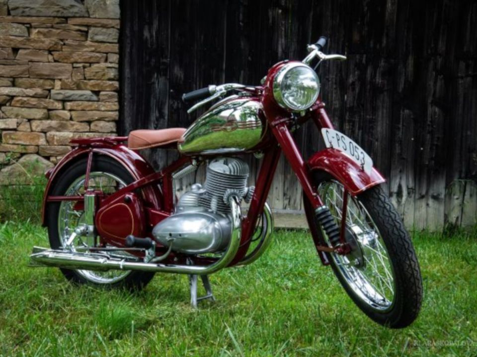 Renovace Jawa 250 - poctivá práce pro poctivý stroj - BV Cars